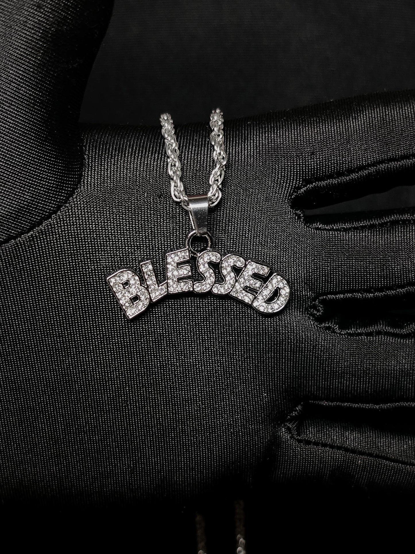 Collar con Dije del cantante Blessd