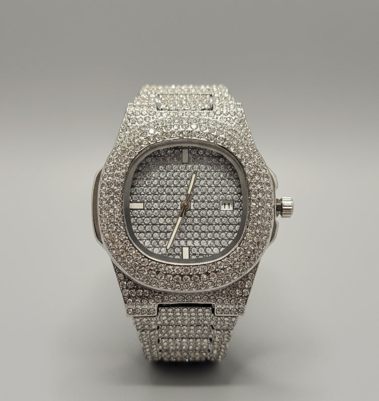 Reloj Plateado Ovalado