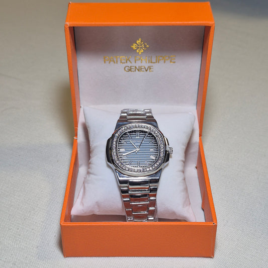 Patek Philippe Nautilus Cara Azul Zirconias