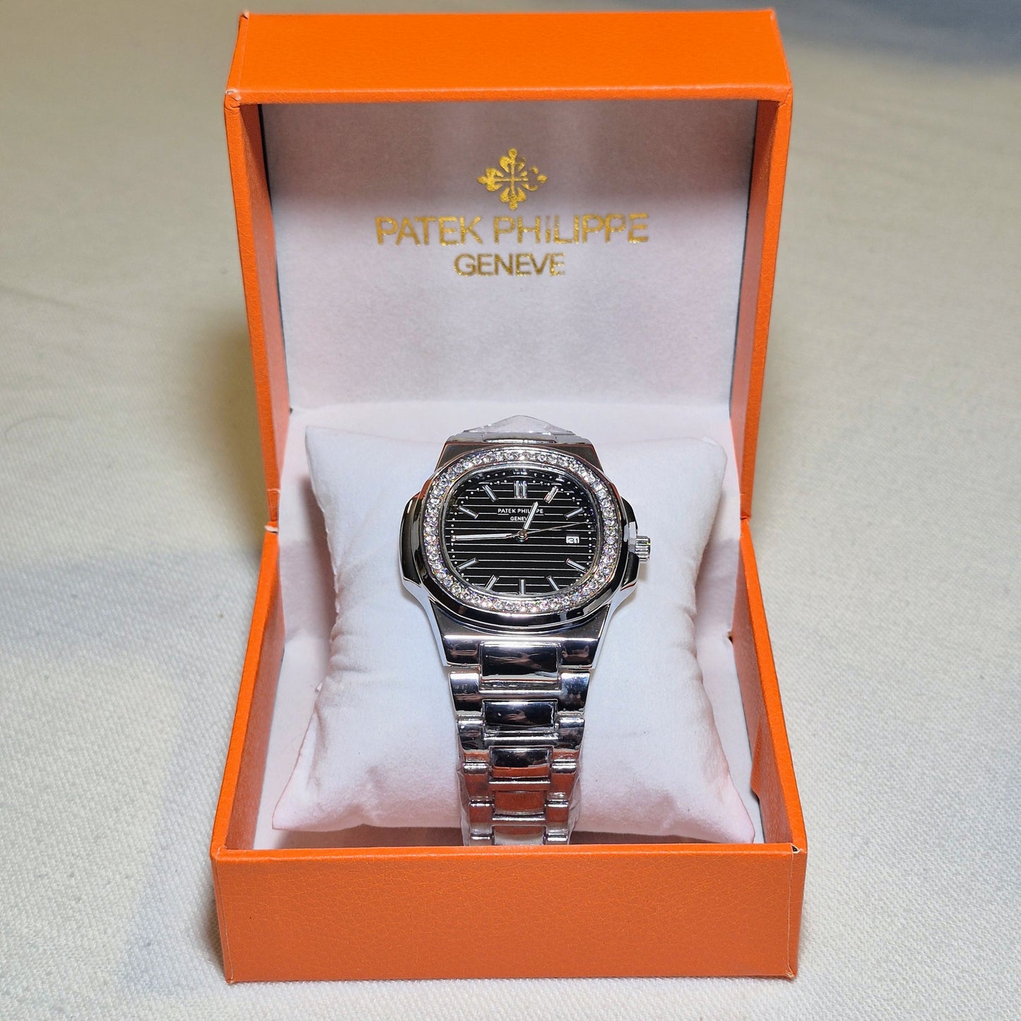 Patek Philippe Nautilus Cara Negra Zirconias