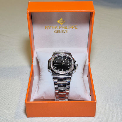 Patek Philippe Nautilus Cara Negra Zirconias