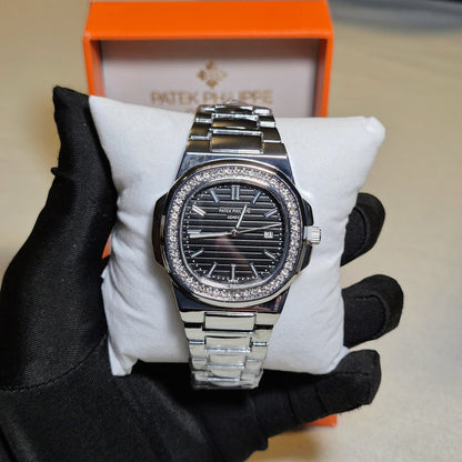 Patek Philippe Nautilus Cara Negra Zirconias