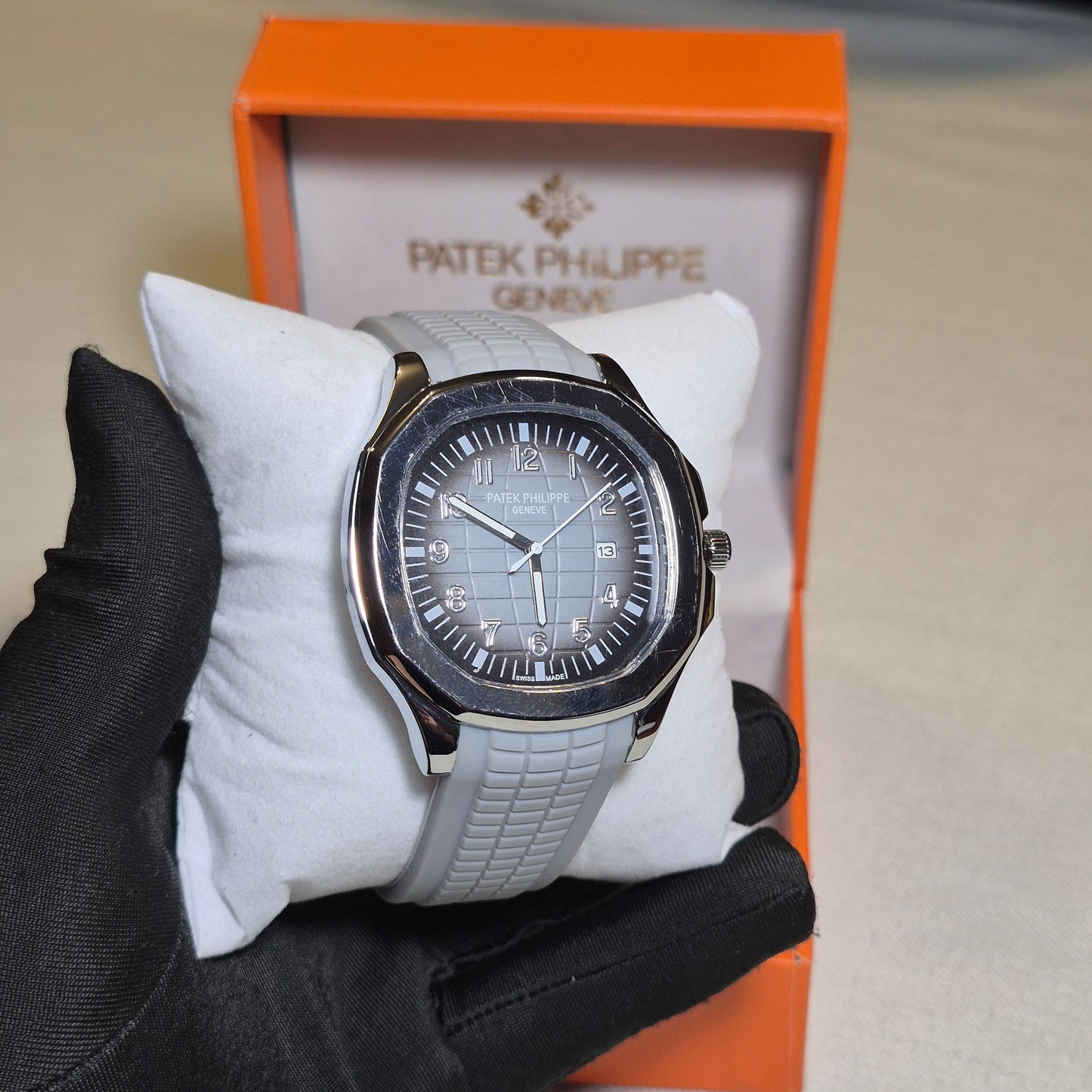 Patek Philippe Aquanaut Cara Gris