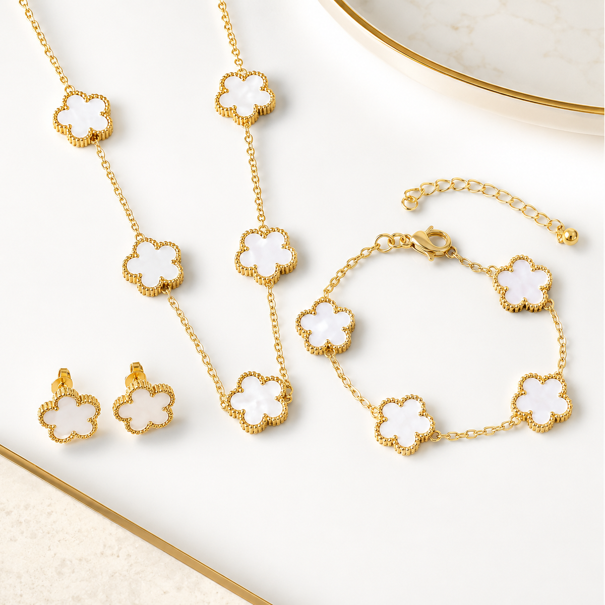 Set Cadena, Pulsera y Pendientes Trebol Blanco