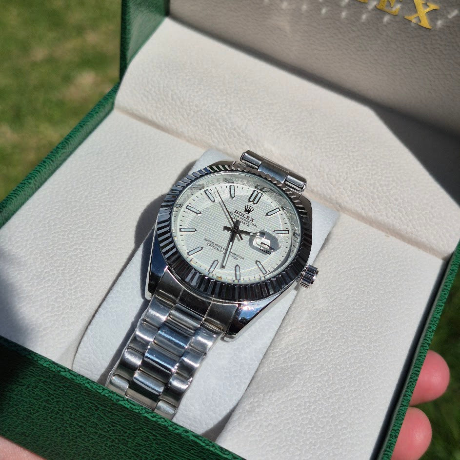 Rolex SemiAutomatico Date Just Oyster Edicion Especial (P/B) + Cofre De Lujo GRATIS