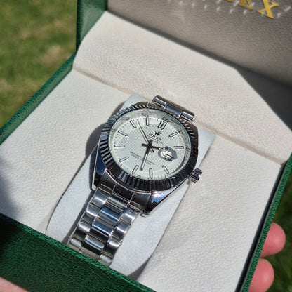 Rolex SemiAutomatico Date Just Oyster Edicion Especial (P/B) + Cofre De Lujo GRATIS