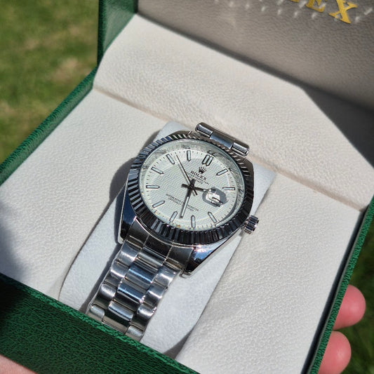 Rolex SemiAutomatico Date Just Oyster Edicion Especial (P/B) + Cofre De Lujo GRATIS