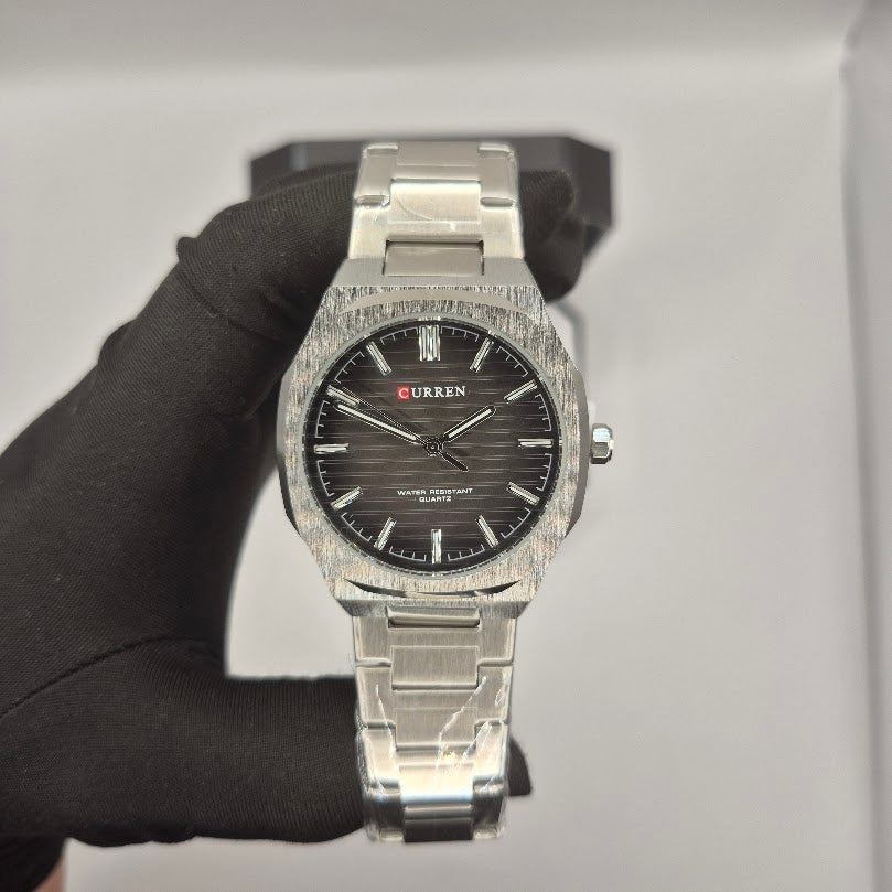Reloj Curren Geométrico Plateado Dial Negro