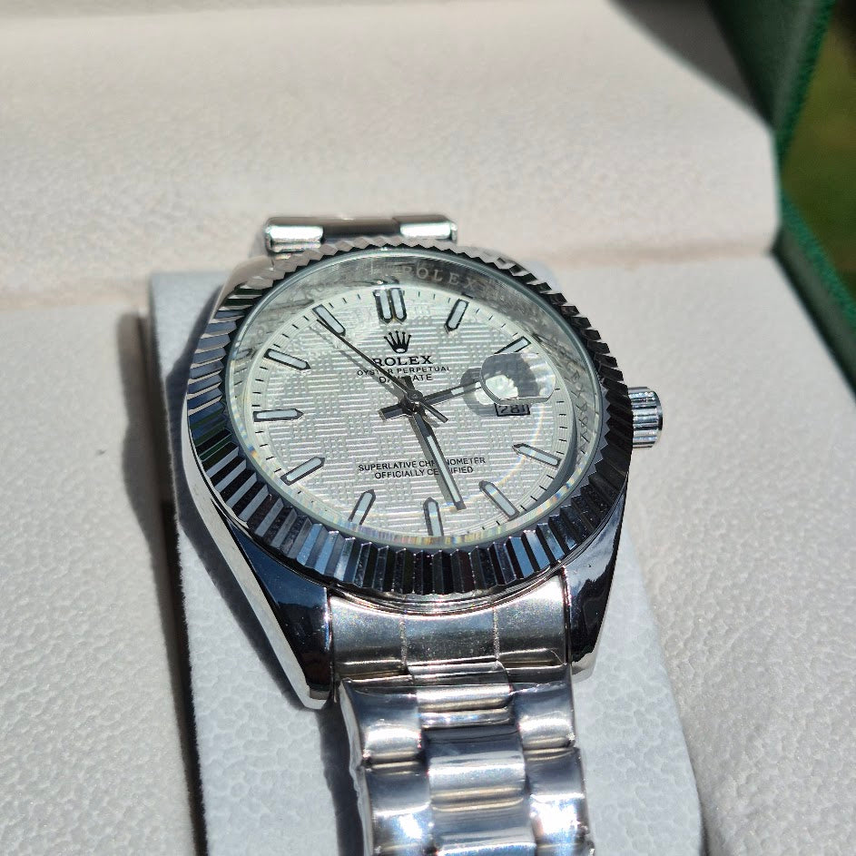 Rolex SemiAutomatico Date Just Oyster Edicion Especial (P/B) + Cofre De Lujo GRATIS