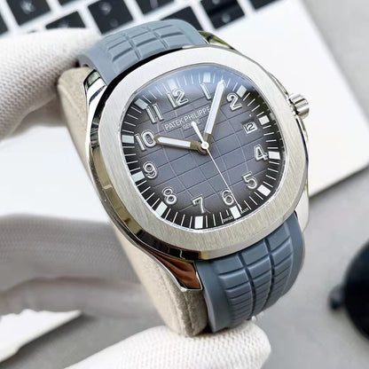Patek Philippe Aquanaut Cara Gris