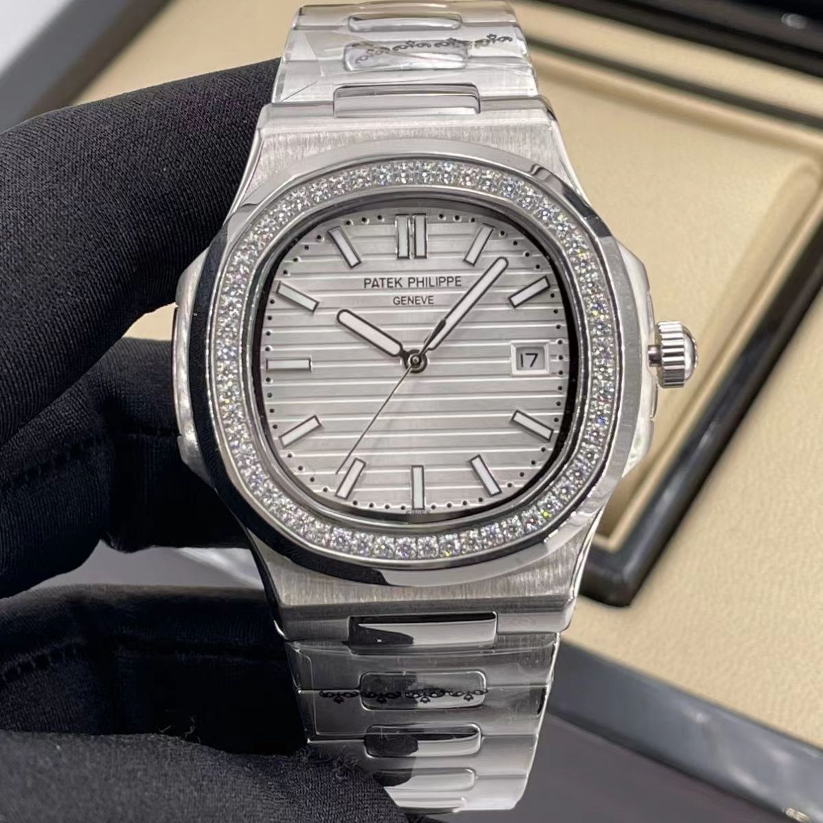 Patek Philippe Nautilus Cara Blanca Zirconias