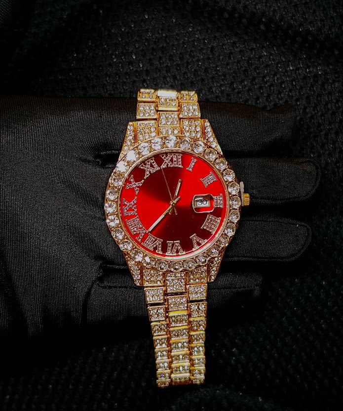 Reloj Dorado con fondo rojo