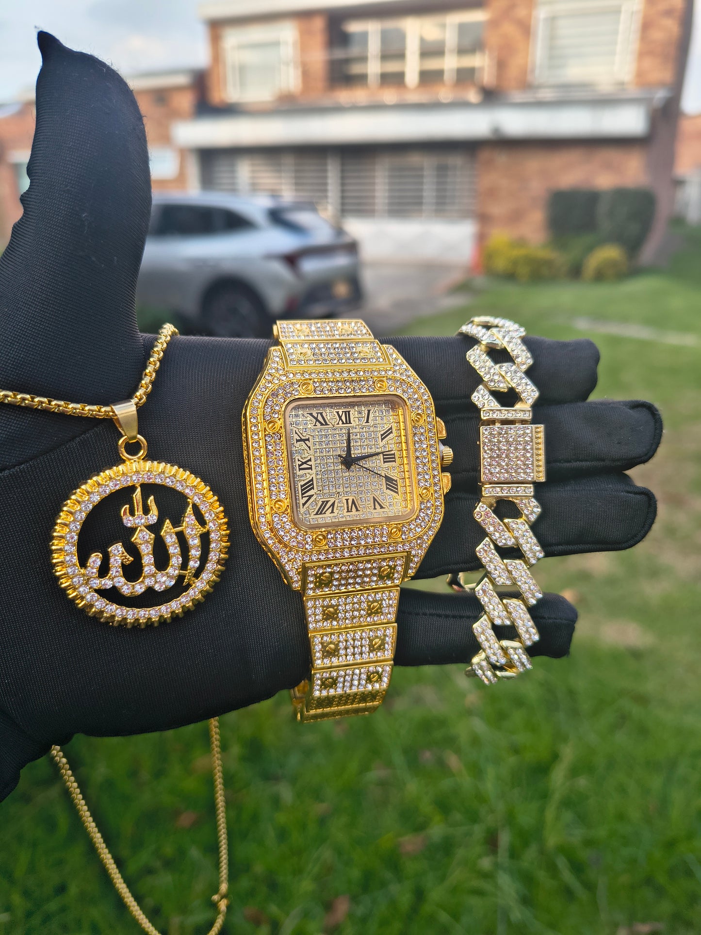 Reloj Cuadrado Dorado + Pulsera + Dije Medalla