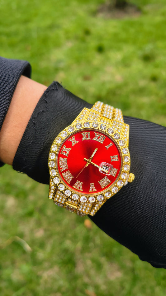 Reloj Dorado con fondo rojo