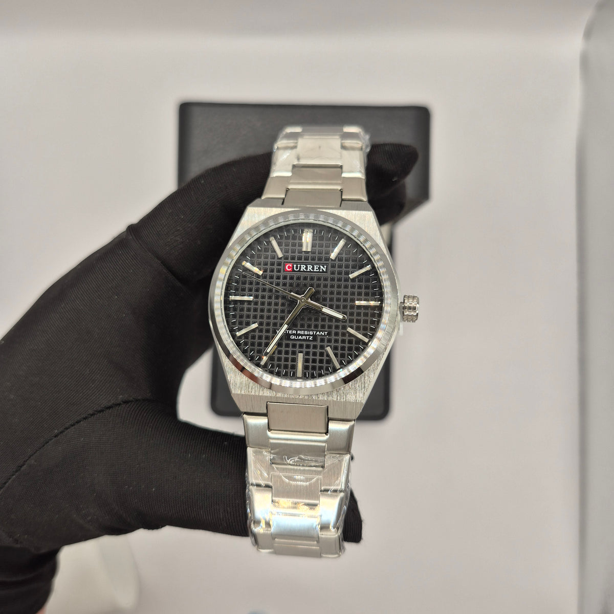 Reloj Curren Plateado Dial Negro